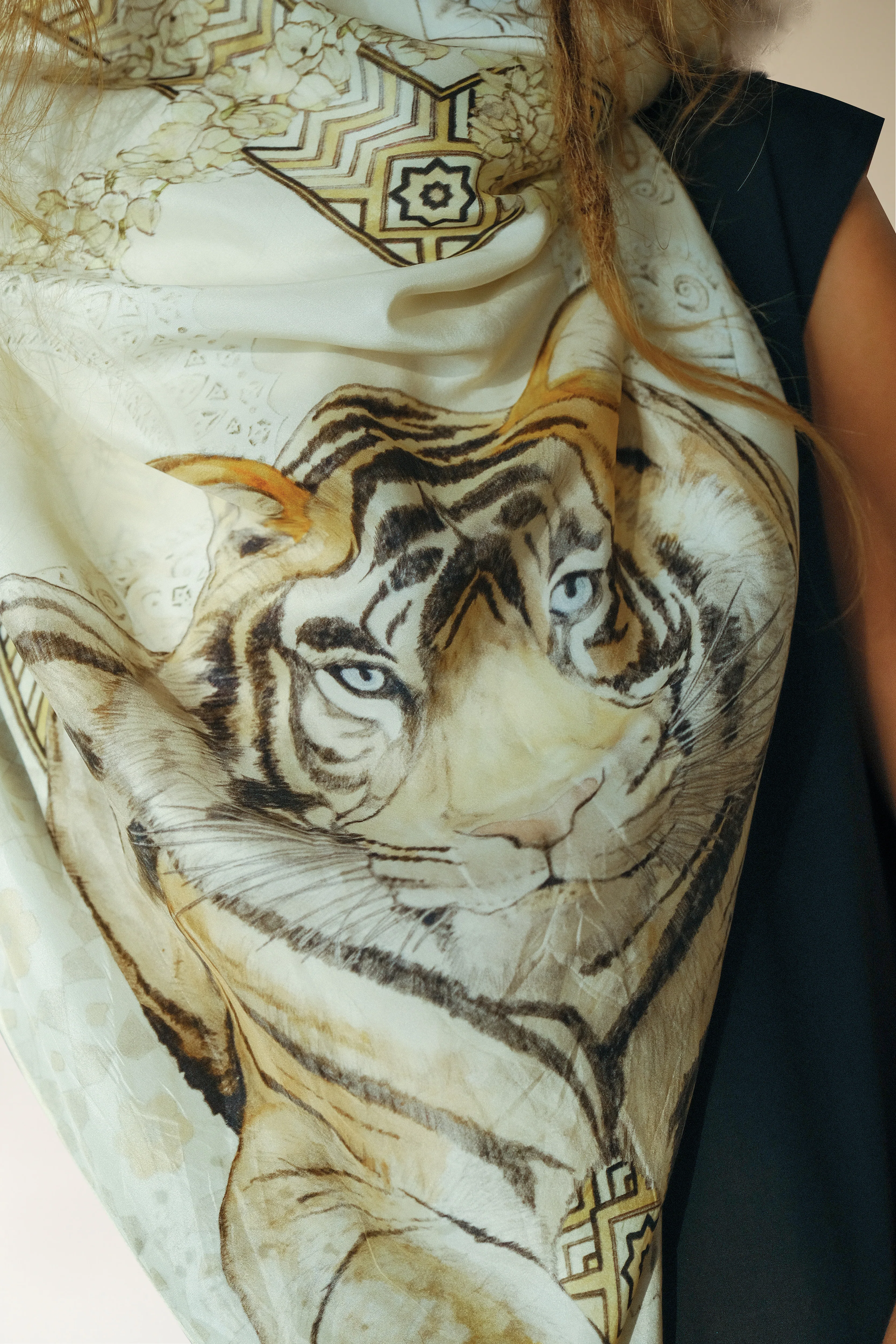 TIGER SCARF - Image 3